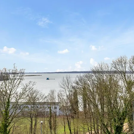 Mooi: Modernes Am Grossen Ploener - Netflix Διαμέρισμα