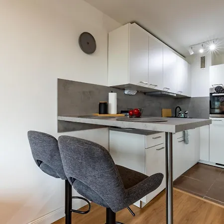 Mooi: Modernes Am Grossen Ploener - Netflix